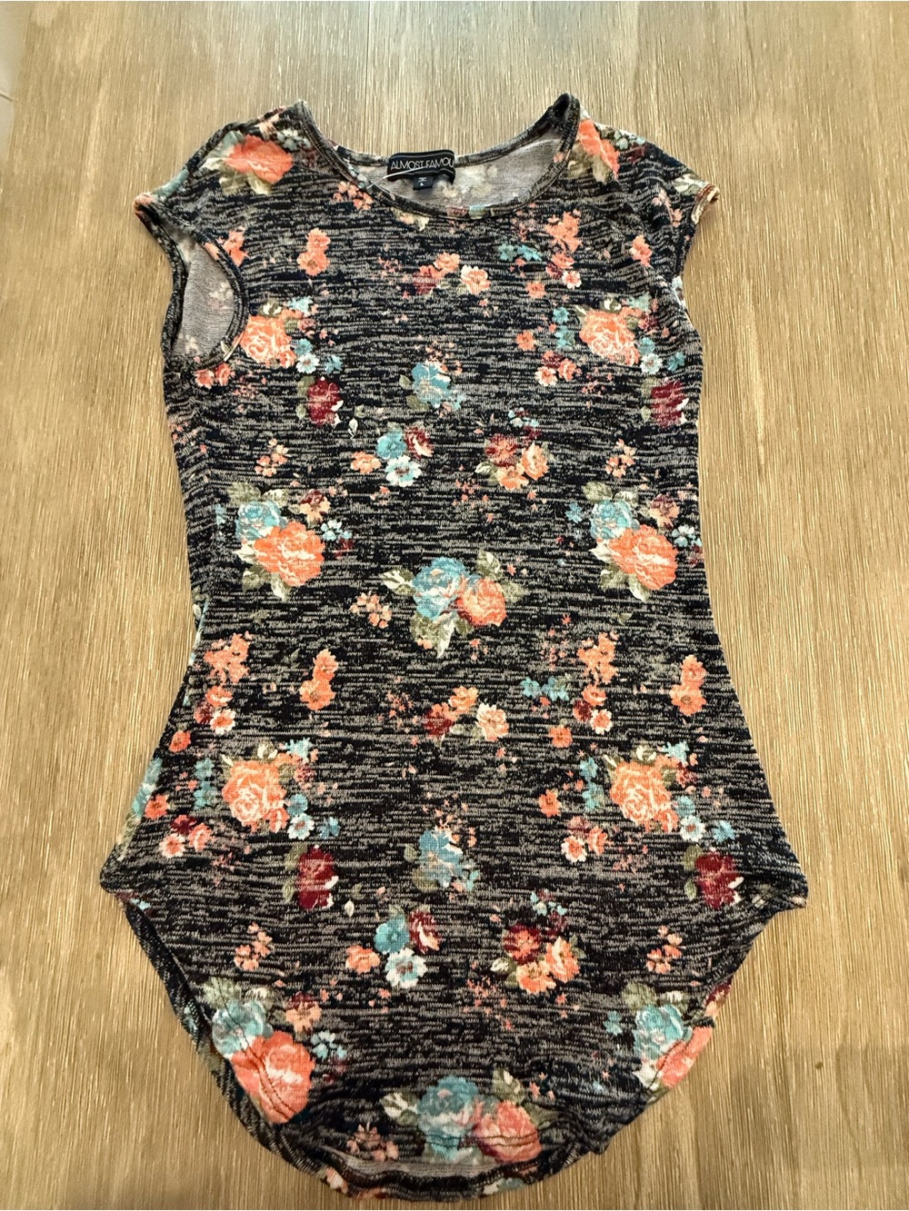 Almost Famous Dark Floral Marled Knit Cap Sleeve Top Size L